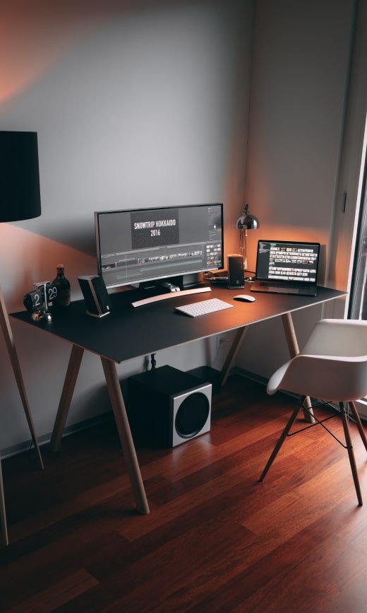 3 Minimalist Desk Setups 2